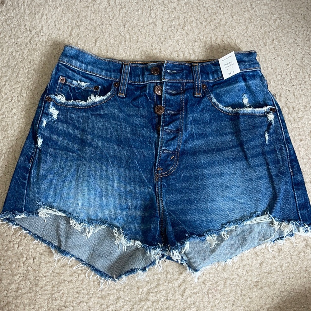Abercrombie & Fitch High Rise Mom Short Size 2 (26) NWT